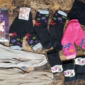 bundle of women's socks 13 siz 9-11